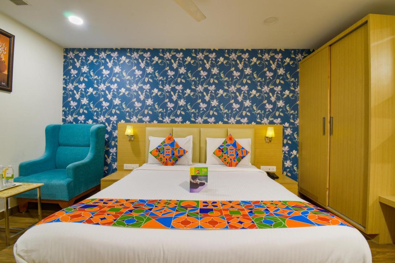 Hotel Raintr33 하이데라바드 외부 사진