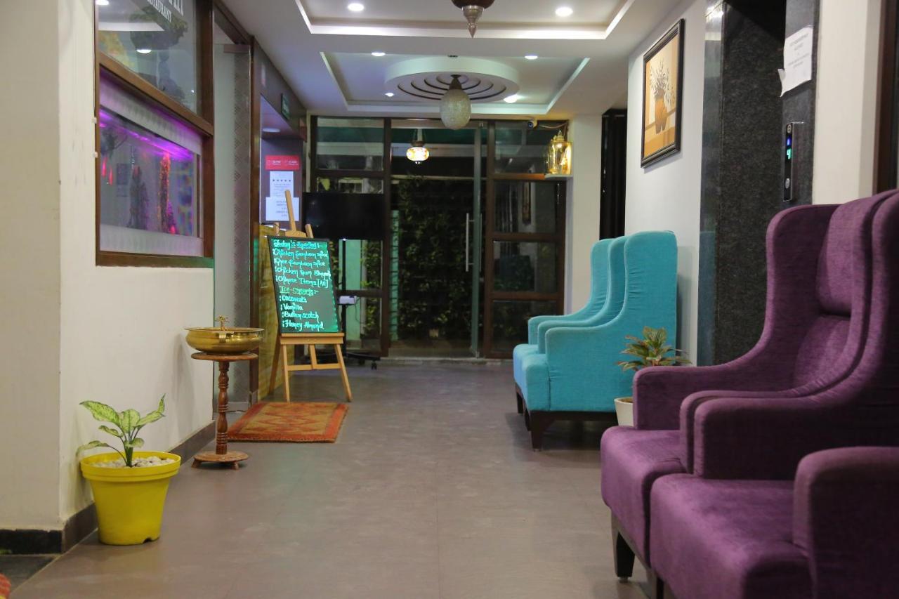 Hotel Raintr33 하이데라바드 외부 사진