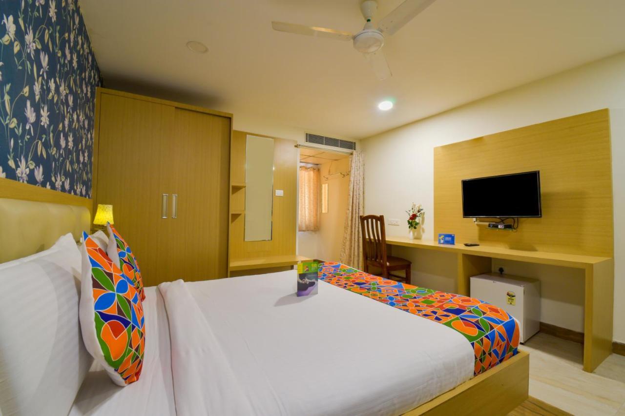 Hotel Raintr33 하이데라바드 외부 사진
