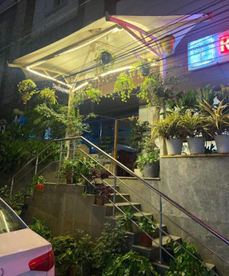 Hotel Raintr33 하이데라바드 외부 사진